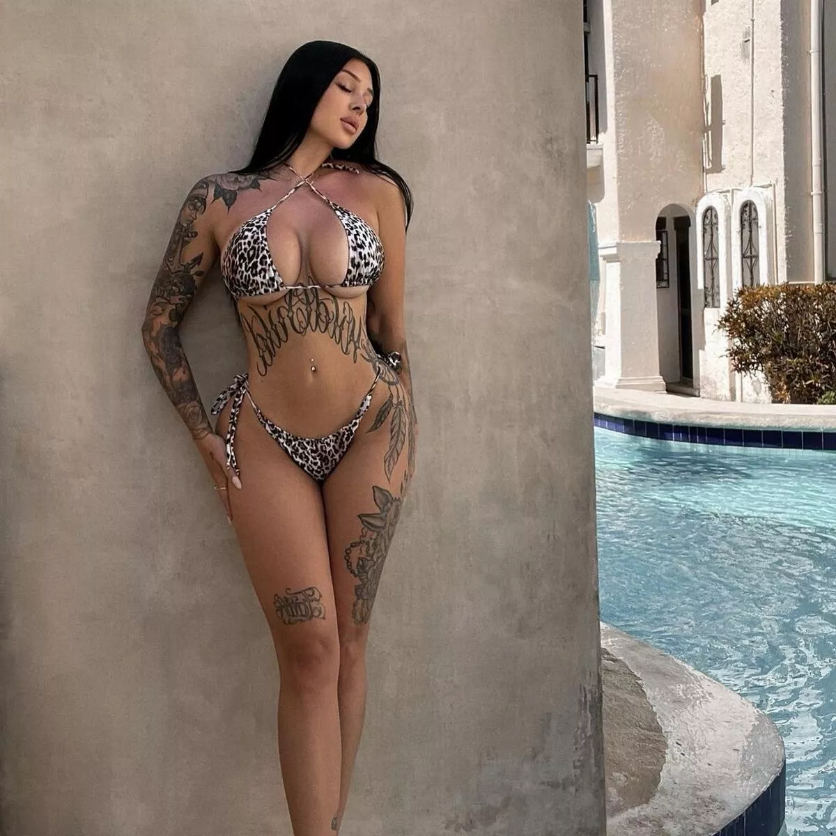 colin hendrickson recommends busty tattooed milf pic