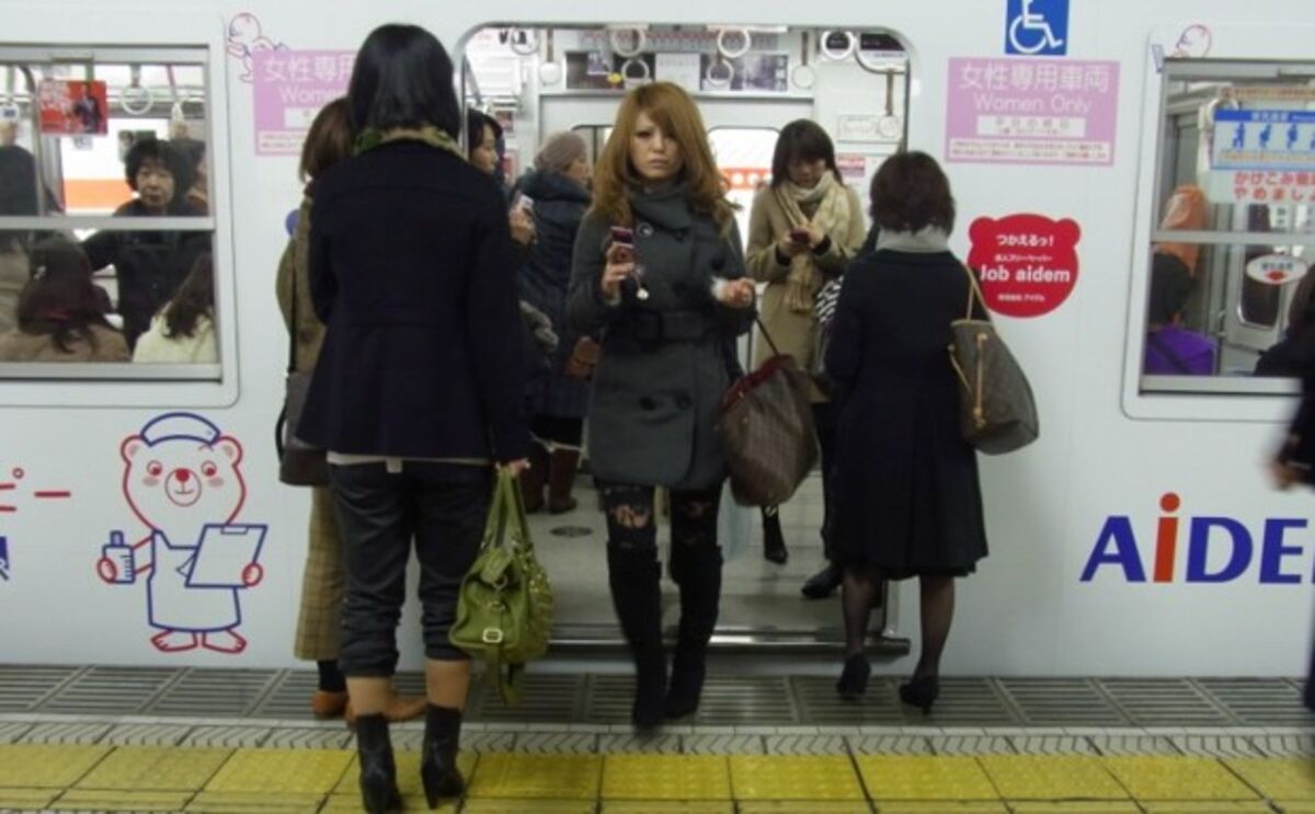 angela carol recommends Japanese Subway Groping