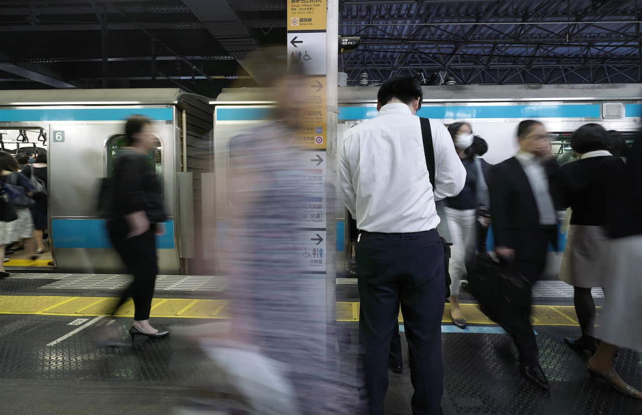 derick boakye recommends japanese subway groping pic