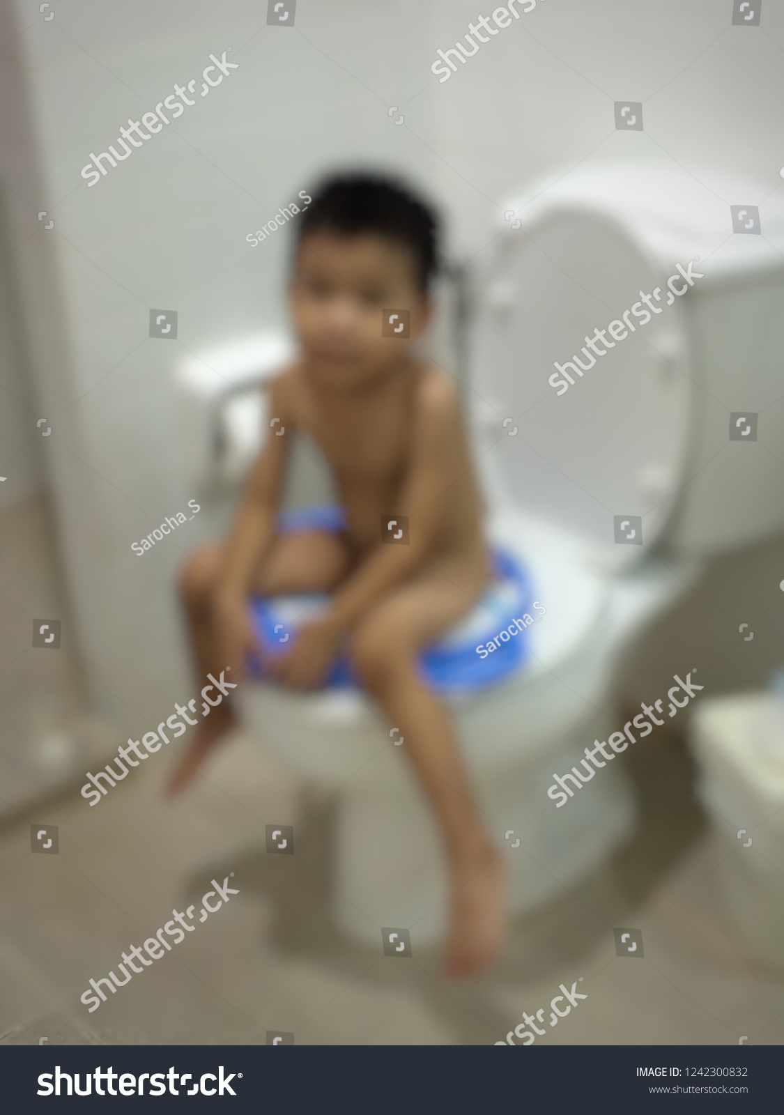 alexander kalashnikov share nude toilet photos