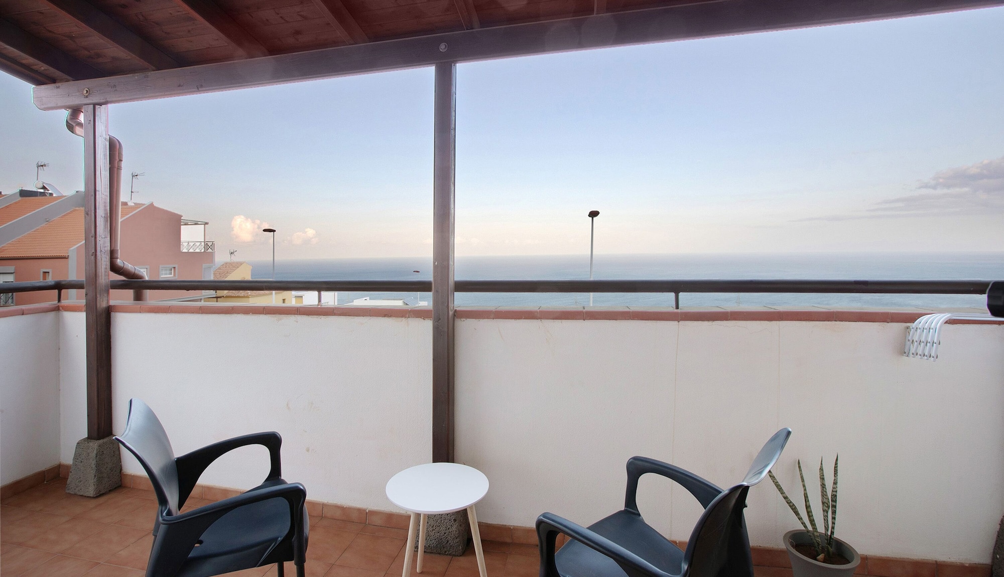 carl johanson recommends esperanza gomez balcony pic