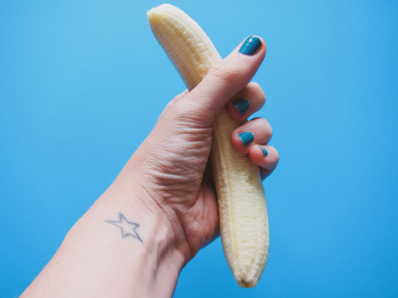 Masturbating With Banana sons girlfriend