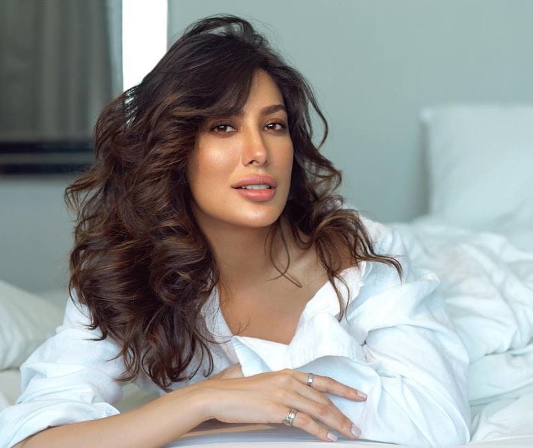 anni korhonen share mehwish hayat leaked video photos