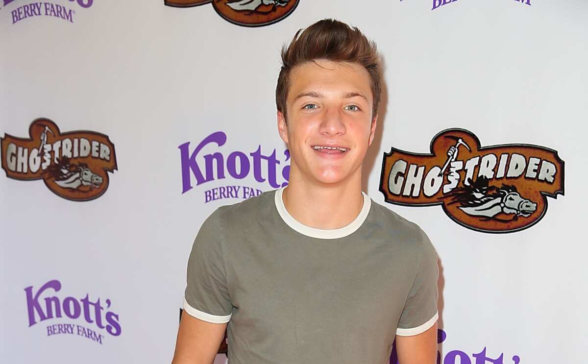 bryon nicholas recommends jake short gay pic