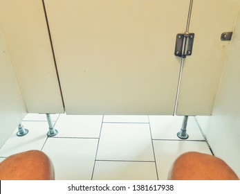 voyeur toilet cam