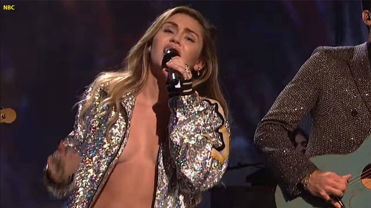 bethanne myers recommends miley cyrus performing nude pic