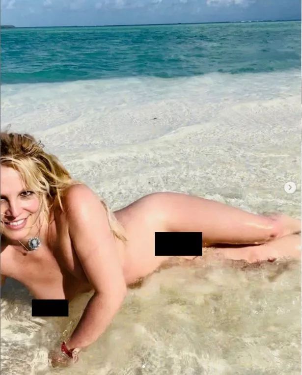 anna irish add friends naked at beach photo