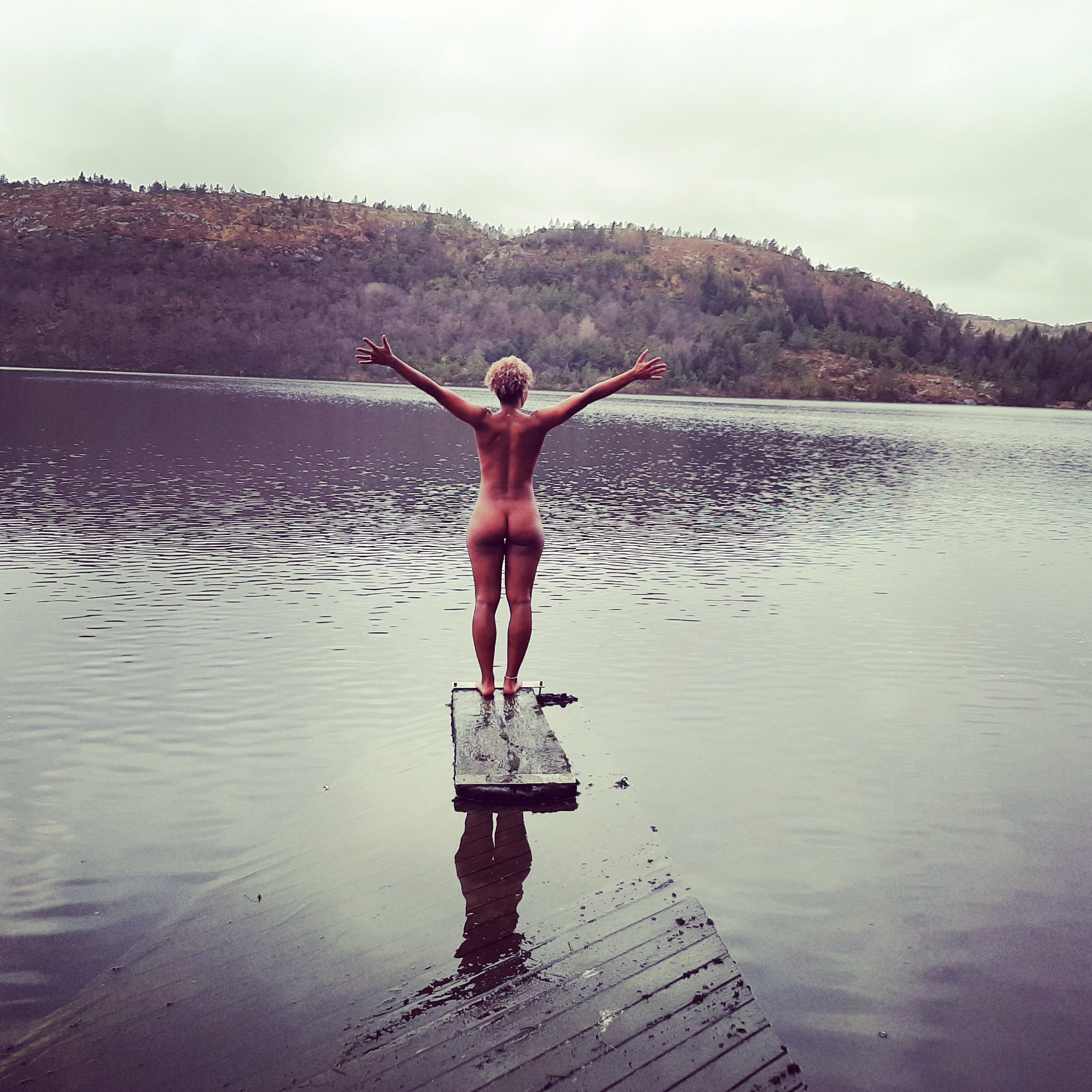 naked ice bathing