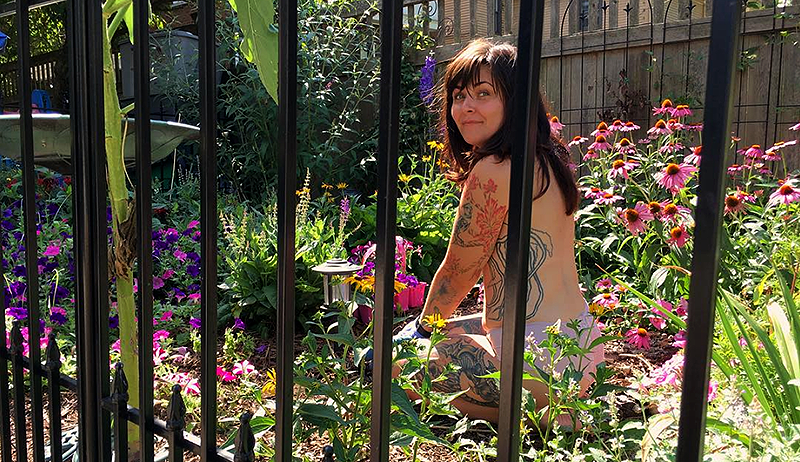 amanda bleau recommends In The Garden Naked