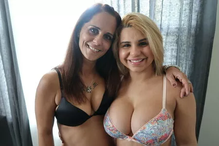 Crystina Rossi And Mom hourse camshot