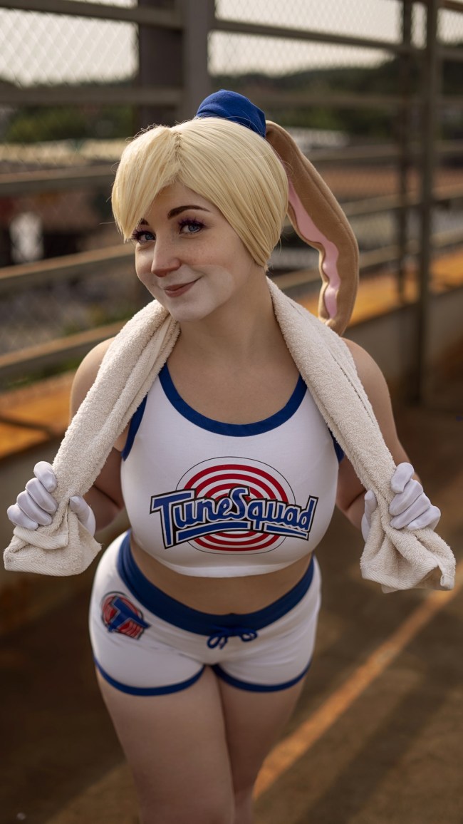 aline fontaine recommends Lola Bunny Cosplay