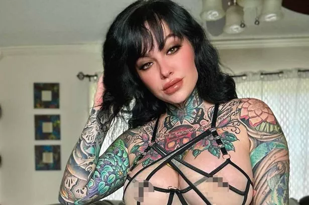 danyel roy recommends Naked Tattooed Females