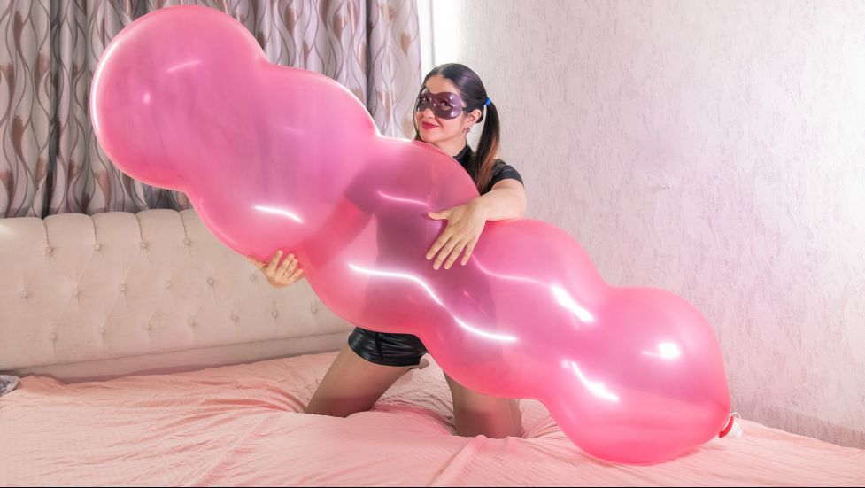 darren coveney share huge balloon tits photos