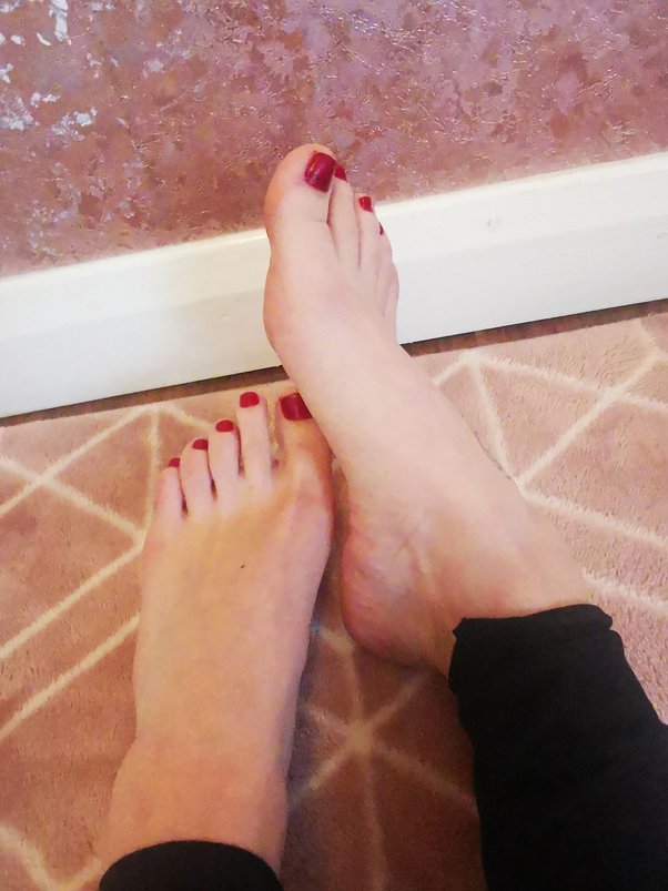 Best of Sexy red sucking toes