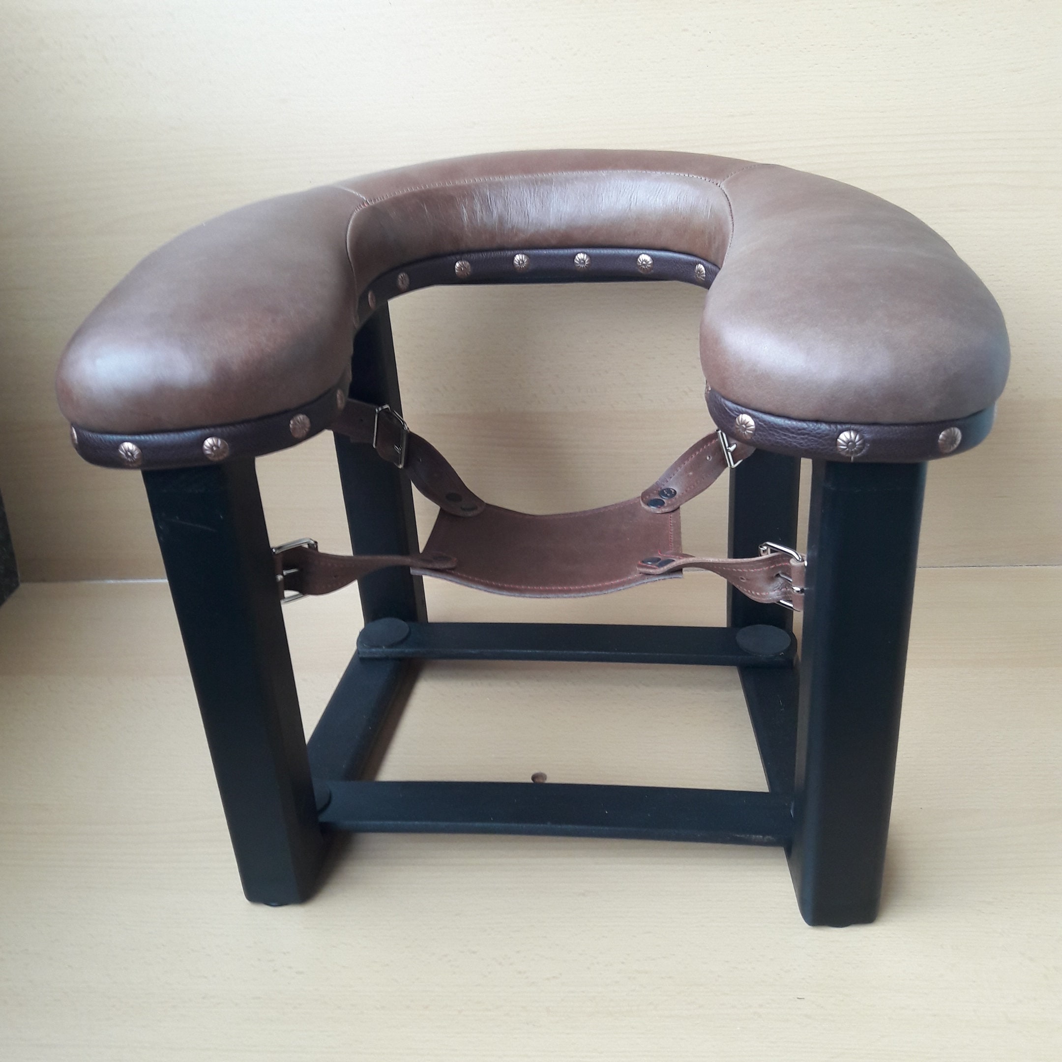 anette halling recommends Queening Stool