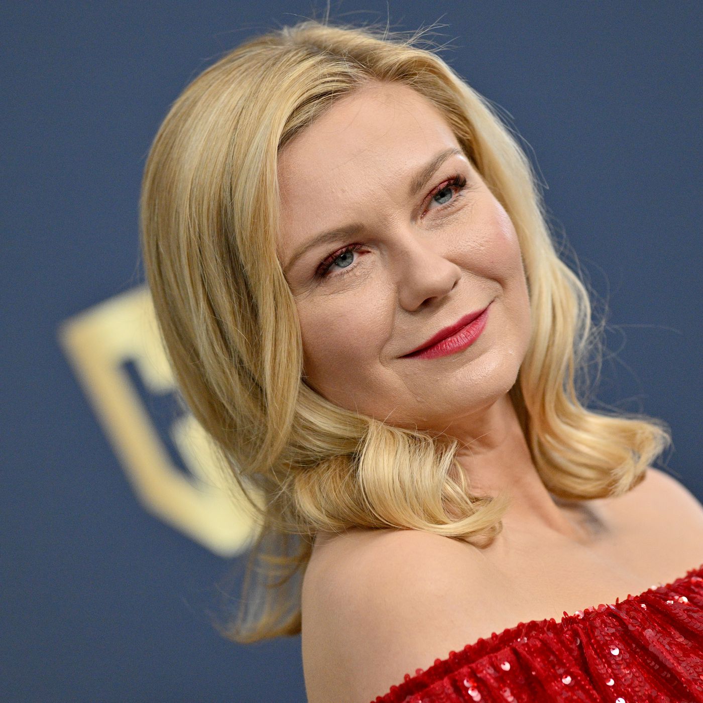 bajan yankee recommends kirsten dunst boobies pic