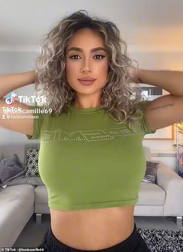 bahar akbari share big boobs hidden cam photos