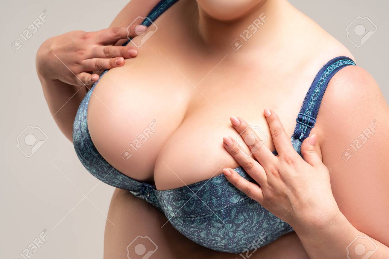 Big Tits Fee a como