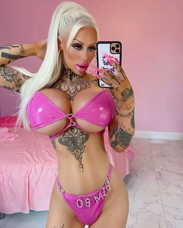 Bimbo Barbie Pornstar eardley nude