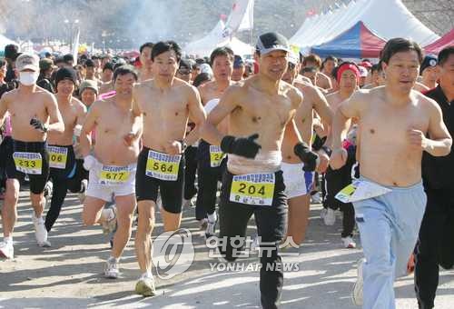 dolphin li recommends naked marathon pic