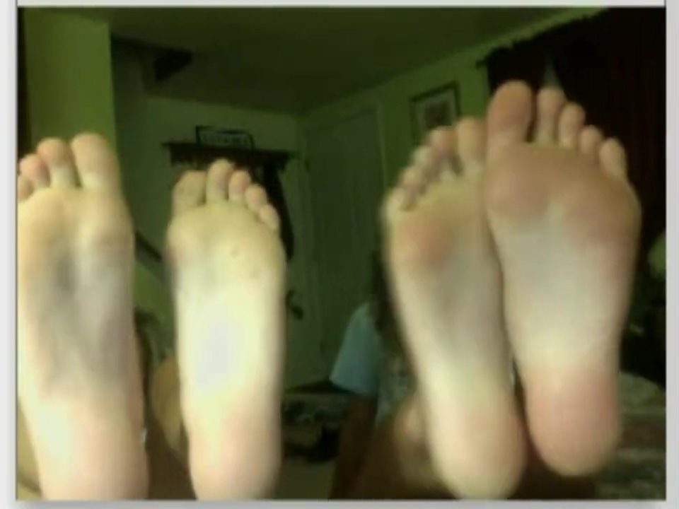 beneath yourfeet recommends chatroulette feet pic