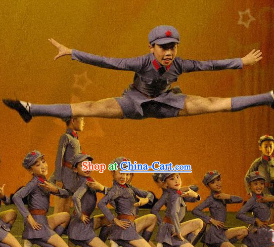 david broerman recommends Chinese Girl Dancing In Military Uniform