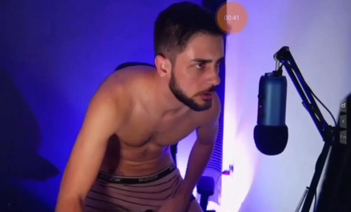 twitch streamers naked