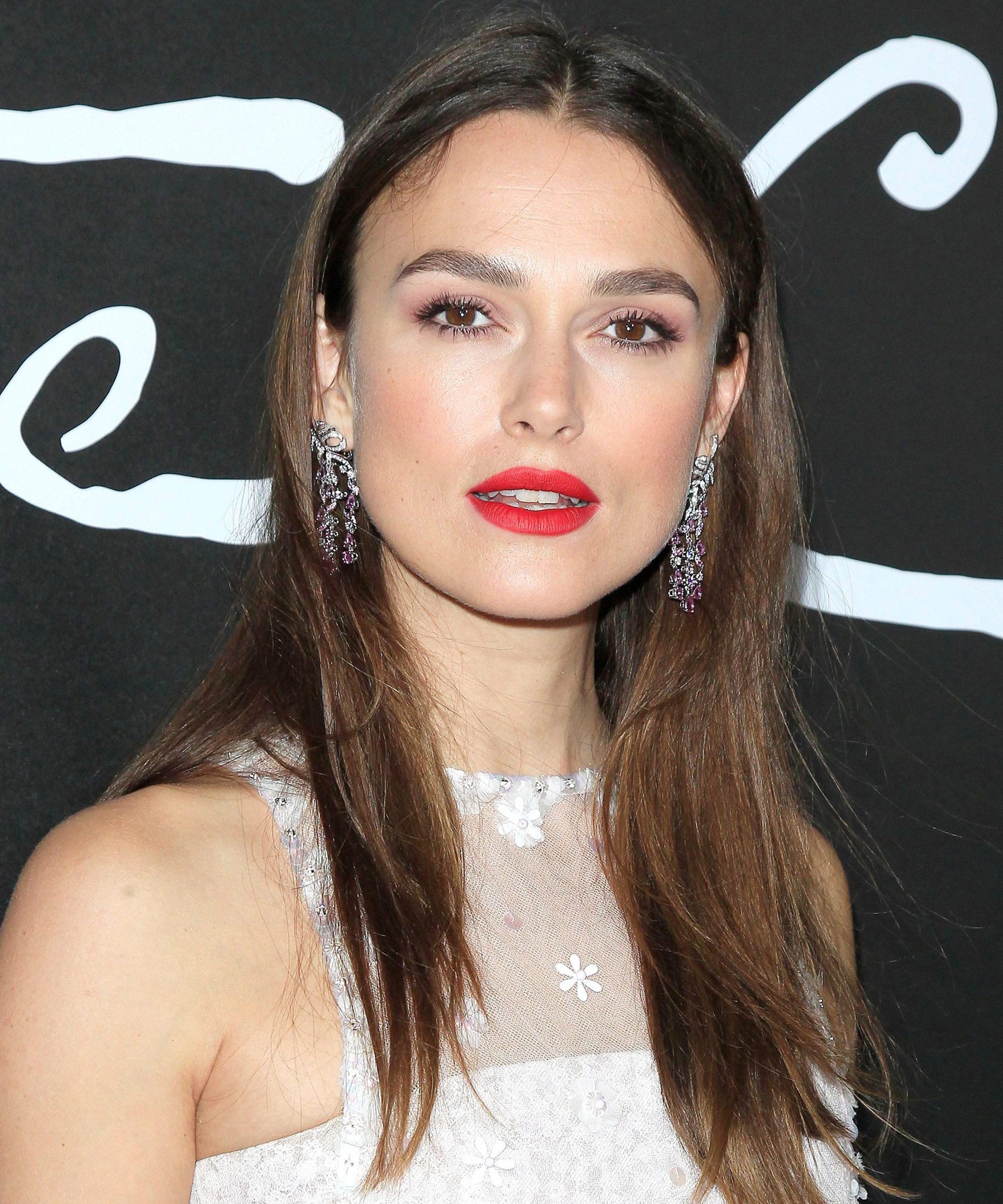 antonio castile share keira knightley nip photos