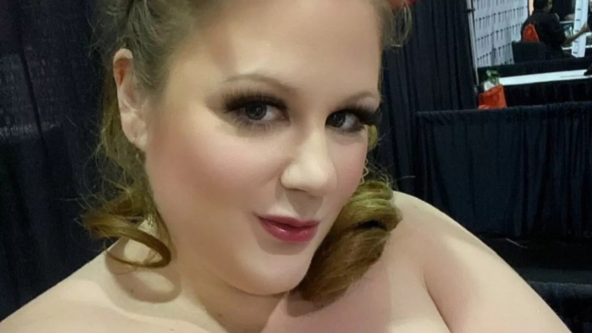 ariane johnston recommends dr voluptuous onlyfans pic