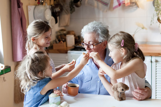 Grandma Eating Come operator salary