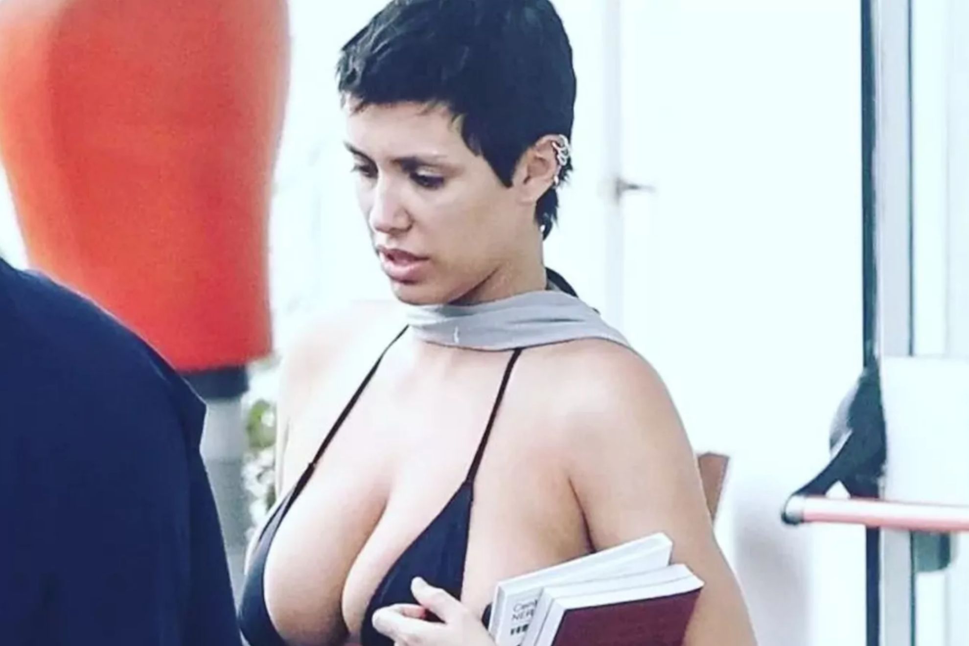 Bouncing Black Tits nippel lecken