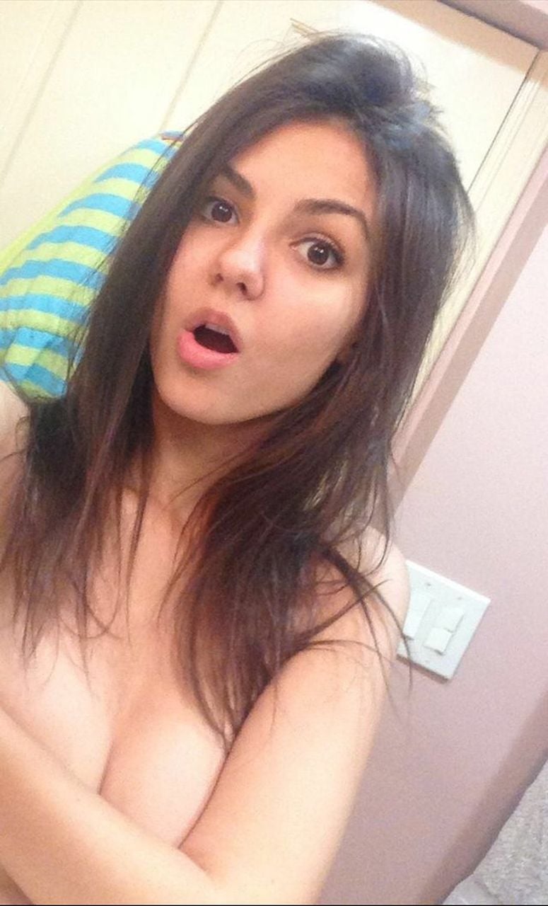 victoria justice nip slip