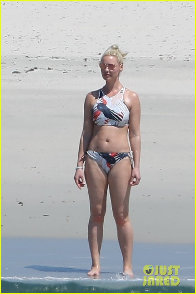 chelsi conklin add katherine heigl bikini photo