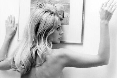 diane rhee recommends Naked Britt Ekland