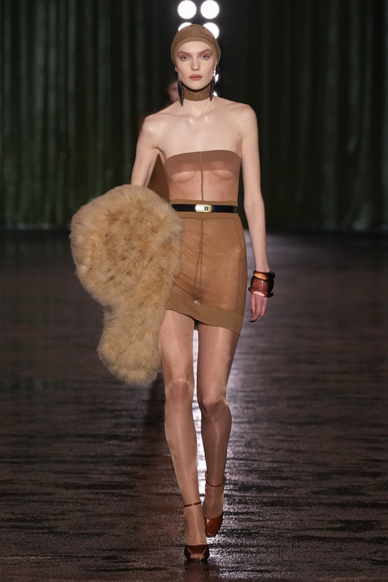 nude runway fashion