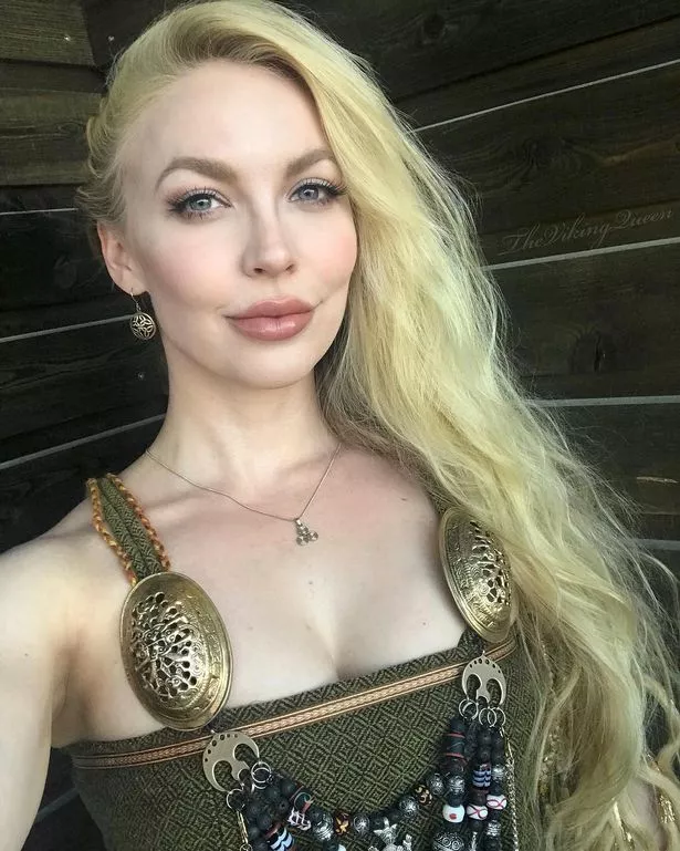 betty lou reynolds share queen of vikings onlyfans photos