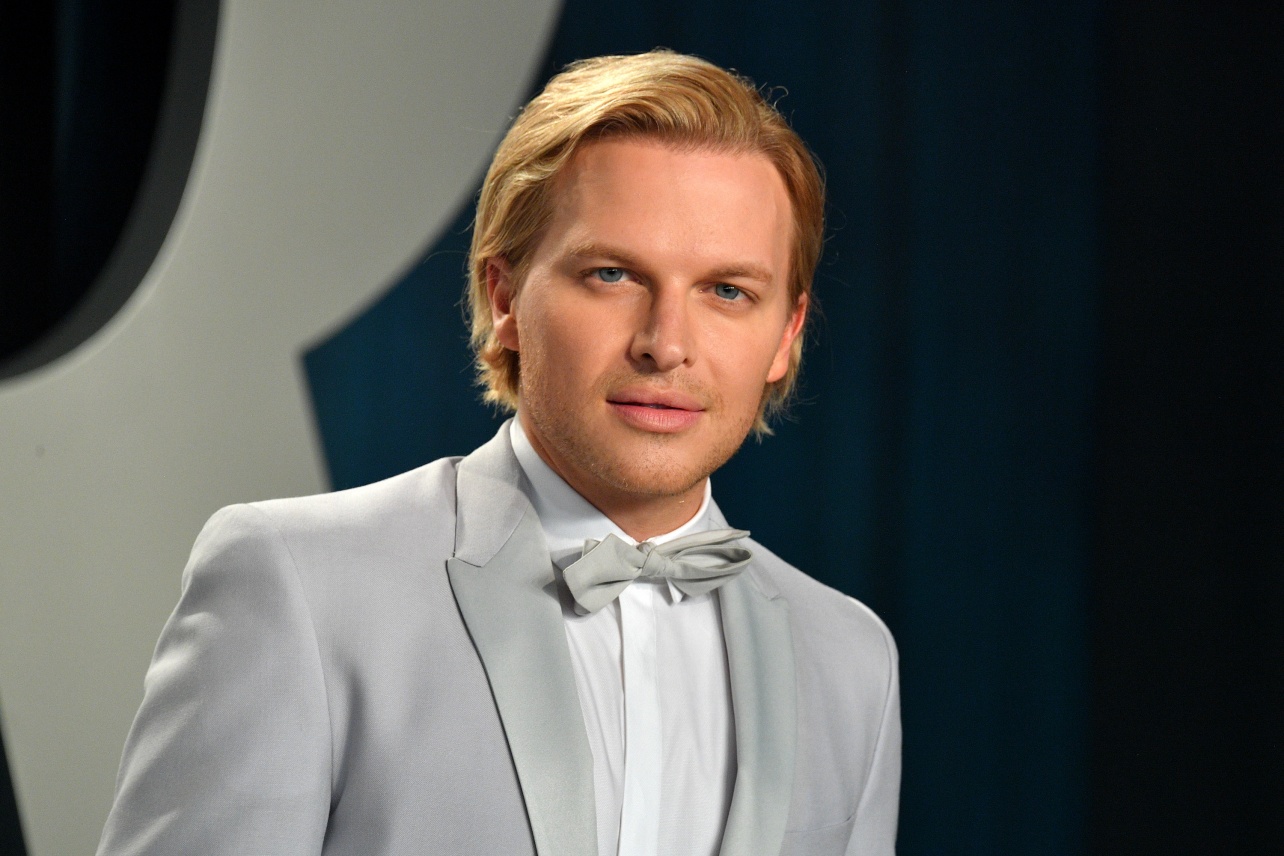 Best of Ronan farrow naked