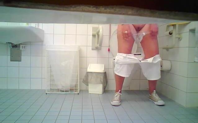 anna platonova share spy cam toilet photos