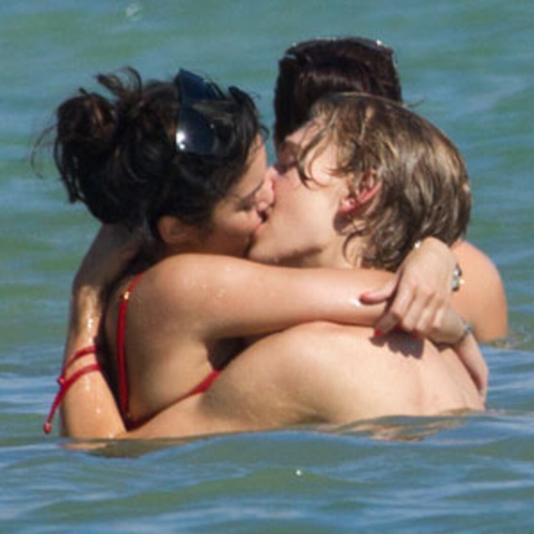 carmen buenrostro recommends vanessa hudgens lesbian kiss pic